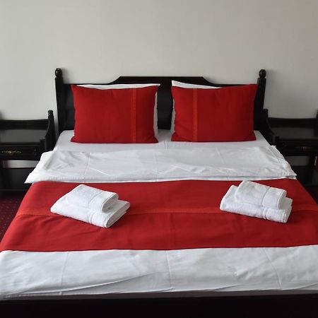 יאשי Copou Inn מראה חיצוני תמונה